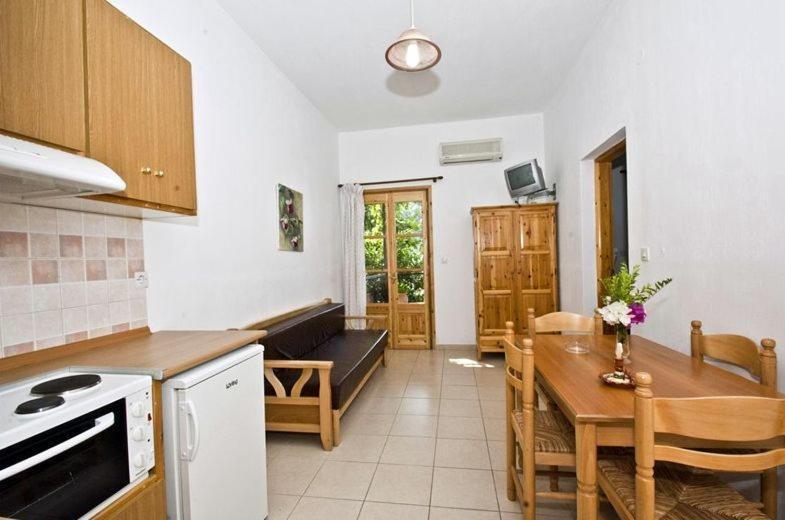 Athina Apartments Neo Klima Rum bild